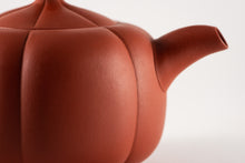Load image into Gallery viewer, Jūn Han Pumpkin Teapot
