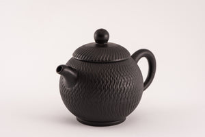 Lin Guó-Lì Scales Teapot
