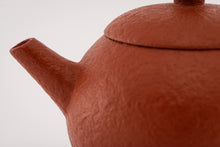 Load image into Gallery viewer, Lin Guó-Lì Red Stone Teapot