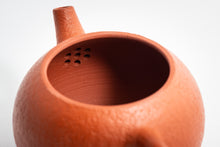 Load image into Gallery viewer, Lin Guó-Lì Red Stone Teapot