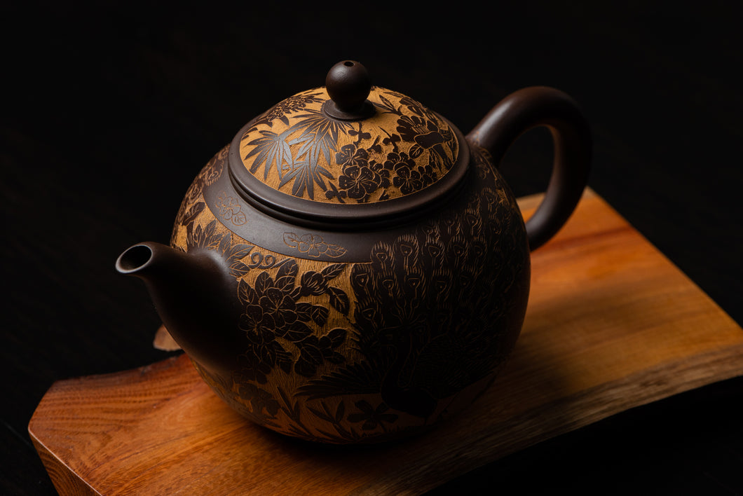 Chen Yì-Zhi Peacock Teapot | Tea Ware
