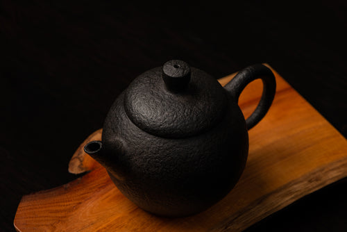 Lin Guó-Lì Black Stone Teapot | Tea Ware