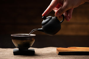 Lin Guó-Lì Black Stone Teapot