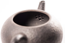 Load image into Gallery viewer, Lin Guó-Lì Flat Stone Teapot